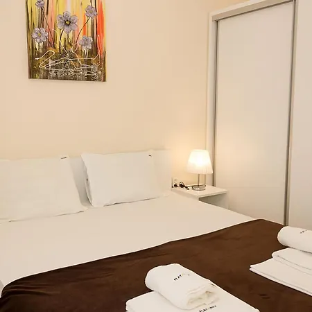 Coastal 1bd Flat With Pool & Parking Varna